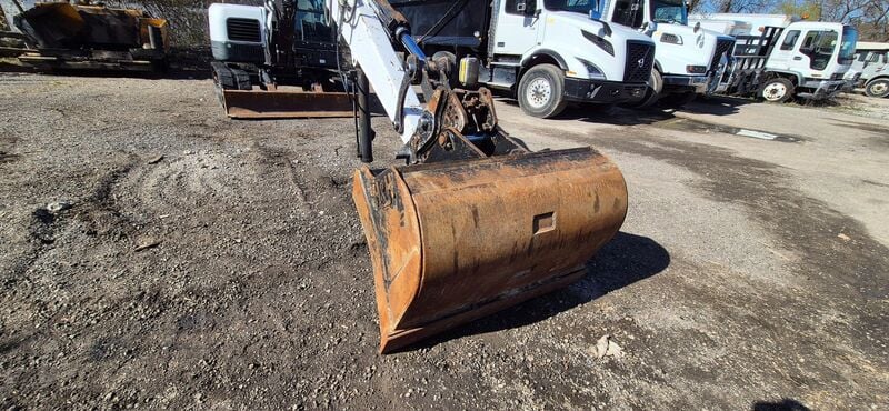 Bobcat #E85, enclosed cab, track mounted, hydraulic excavator, auxiliary plumbing, 2016 - Image 7