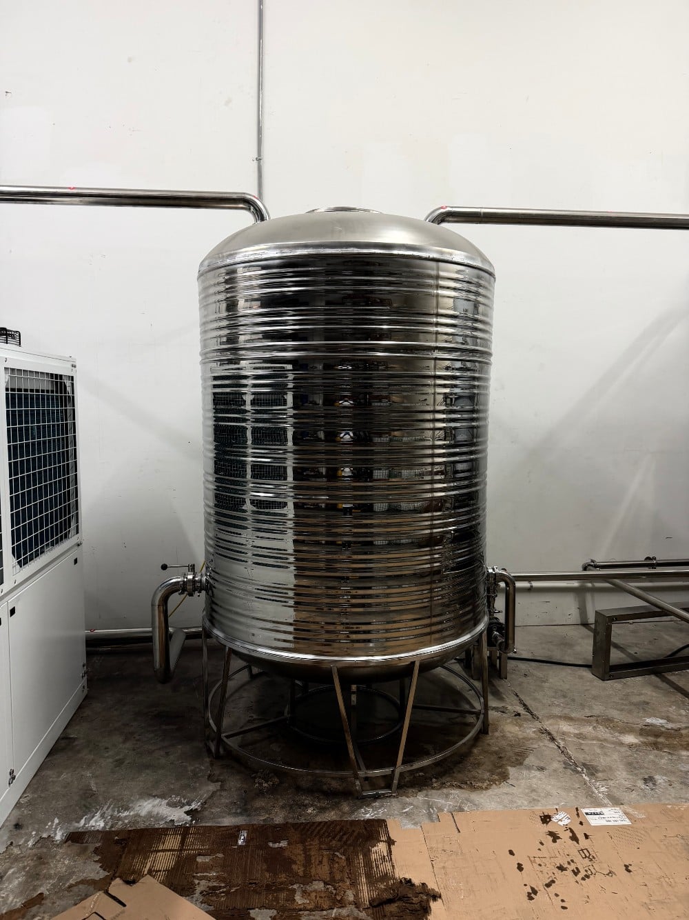 Lienm #HTI-30AD, Industrial Water Chiller, with 528 Gallon Water Holding Tank, brand new - Image 2