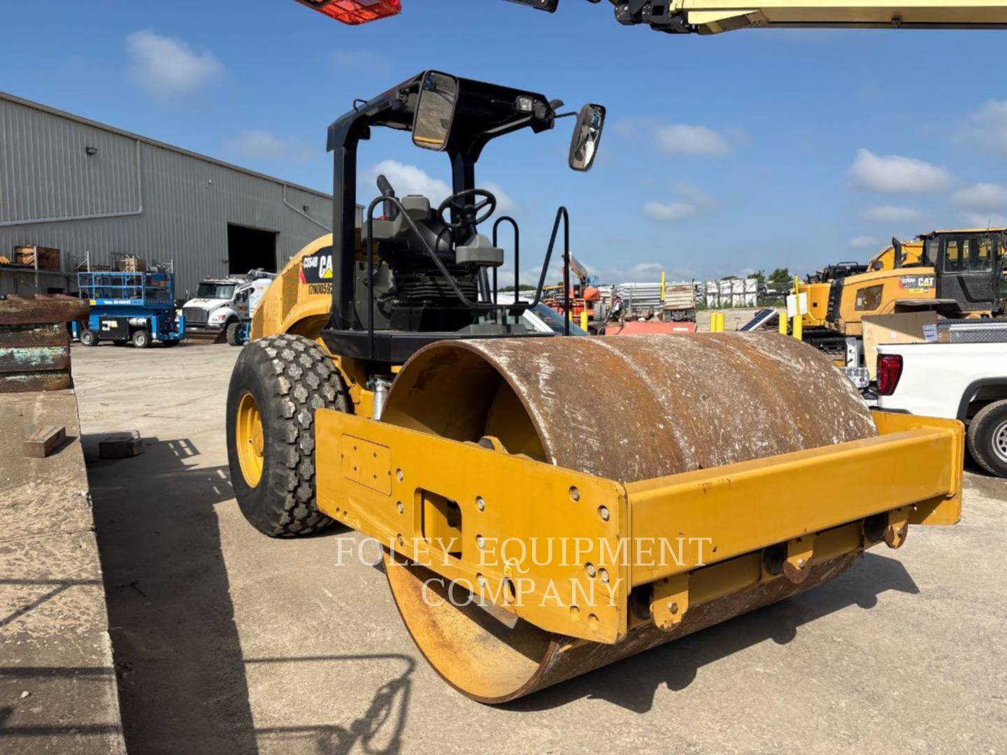 Caterpillar CS54BO, Compactor, 378 hours, S/N: CS500460, 2017 - Image 2