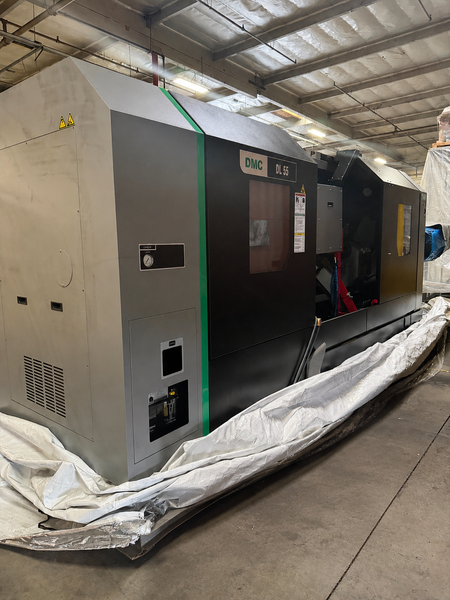DMC #DL-55, CNC lathe, Fanuc 0iT, 30.5" swing, 21" chuck, 6.3" bar, programmable tailstock, brand new in crate - Image 2