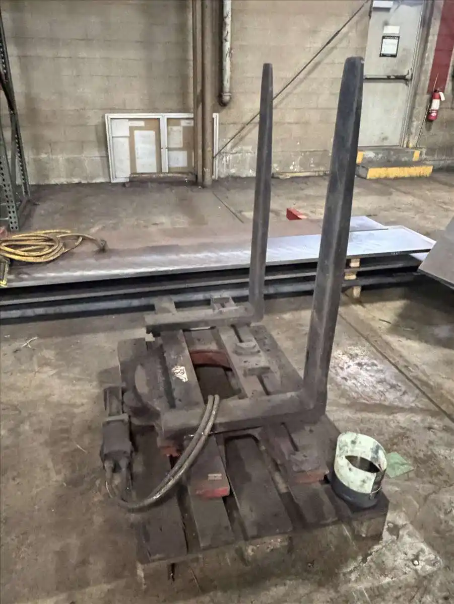 Nissan, forklift flipper attachment - Image 1