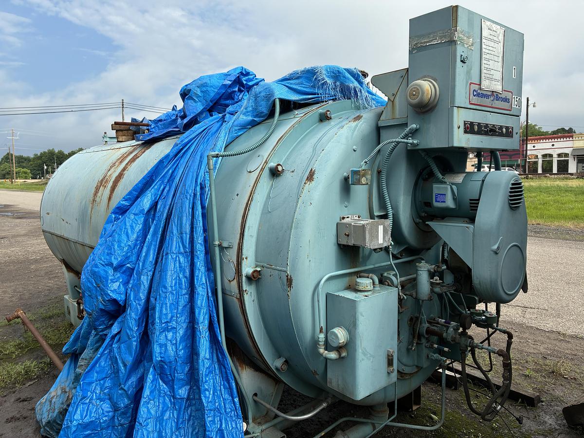 150 HP Cleaver-Brooks #CB-200-250, steam boiler, 750 sq.ft., 1992 - Image 1