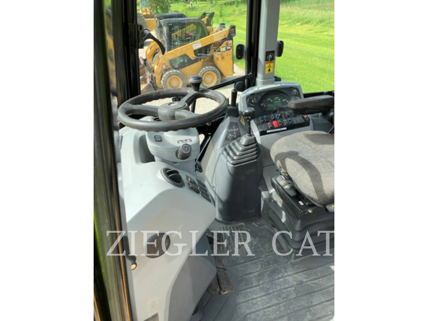 Cat 430F2, Backhoe Loader, 4047 hours, S/N: HWE00693, 2017 - Image 8