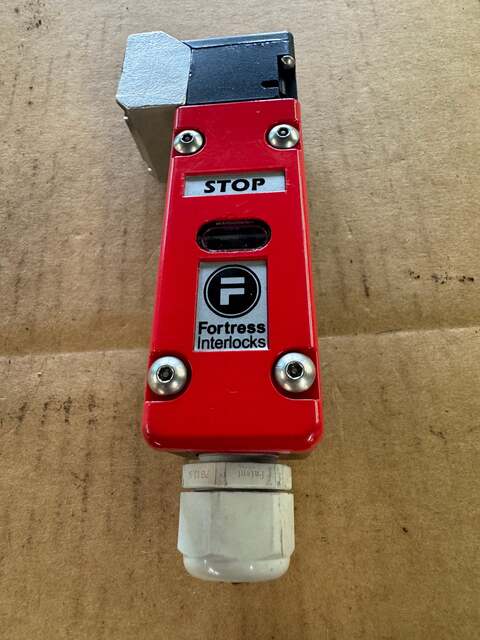Fortress Interlocks Solenoid Safety Interlock Switch 24V DC / 110V AC Untested Surplus - Image 2