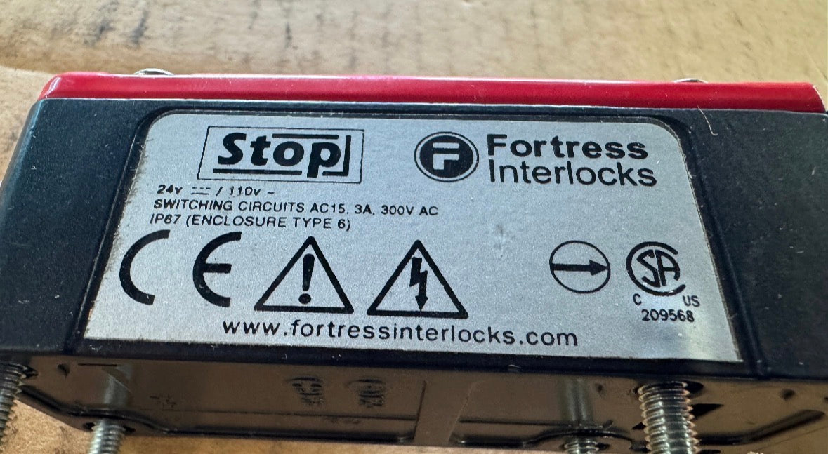 Fortress Interlocks Solenoid Safety Interlock Switch 24V DC / 110V AC Untested Surplus - Image 4