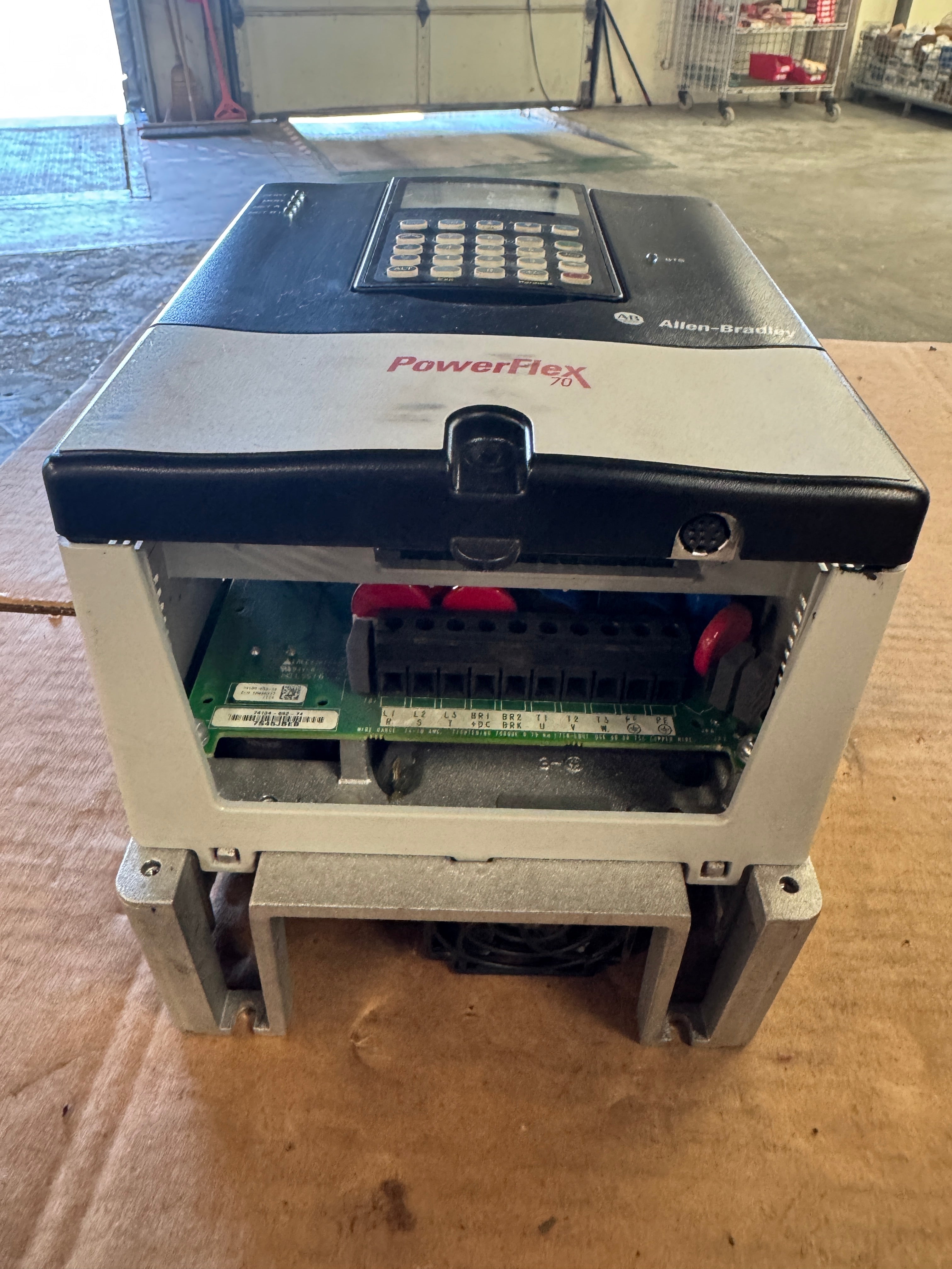 Allen-Bradley 20AD5P0A0AYNNNC0 Variable Frequency Drive 480V AC 3-Phase Untested Surplus 01428 - Image 3