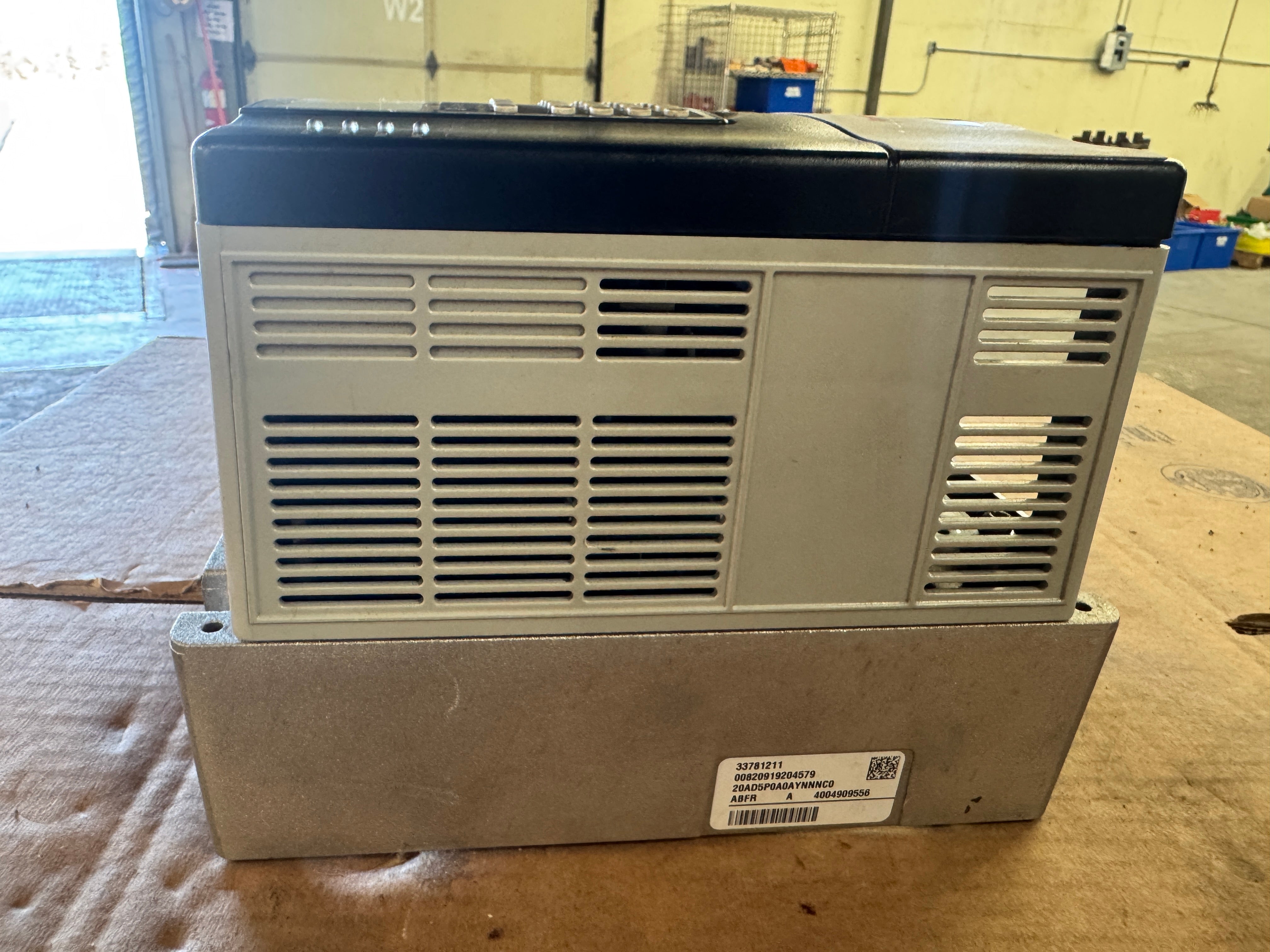 Allen-Bradley 20AD5P0A0AYNNNC0 Variable Frequency Drive 480V AC 3-Phase Untested Surplus 01428 - Image 6