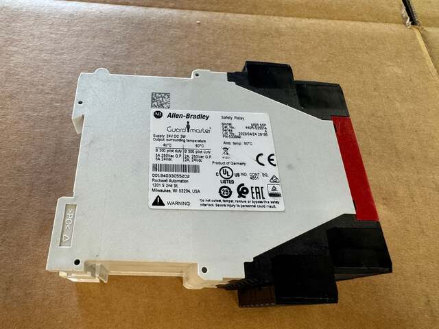 Allen-Bradley 440R-S35014 Safety Relay 24V DC m01509 - Image 3