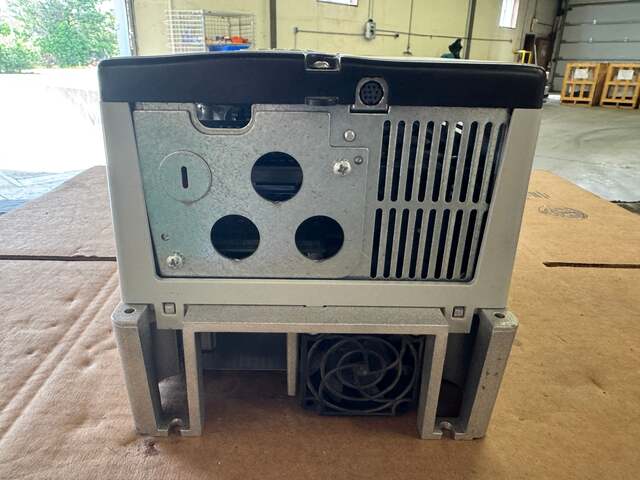 Allen-Bradley 20AD011A3AYNANC0 Variable Frequency Drive 480V AC 3-Phase Untested Surplus - Image 2