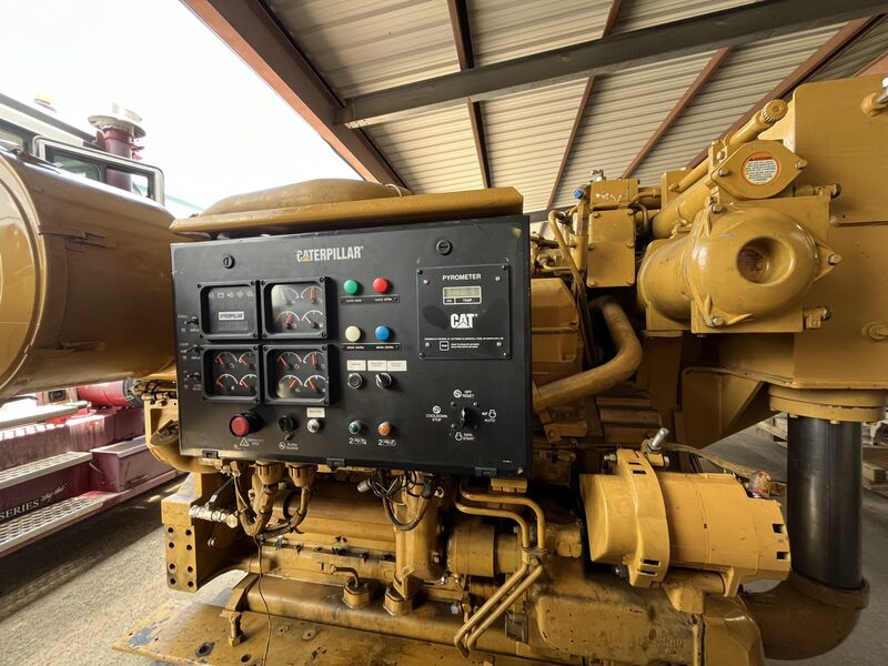 1000 HP Caterpillar #3508B, diesel marine engine, 1600 RPM, sound attenuated enclosure 0, 2002 - Image 1