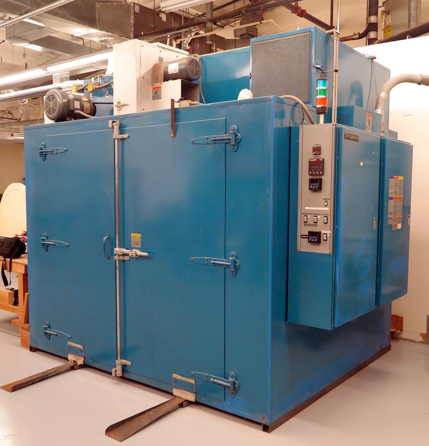 72" width x 72" H x 72" L Despatch, 500°F, electric walk-in oven, solvent rated, insulated floor w/ cart - Image 1