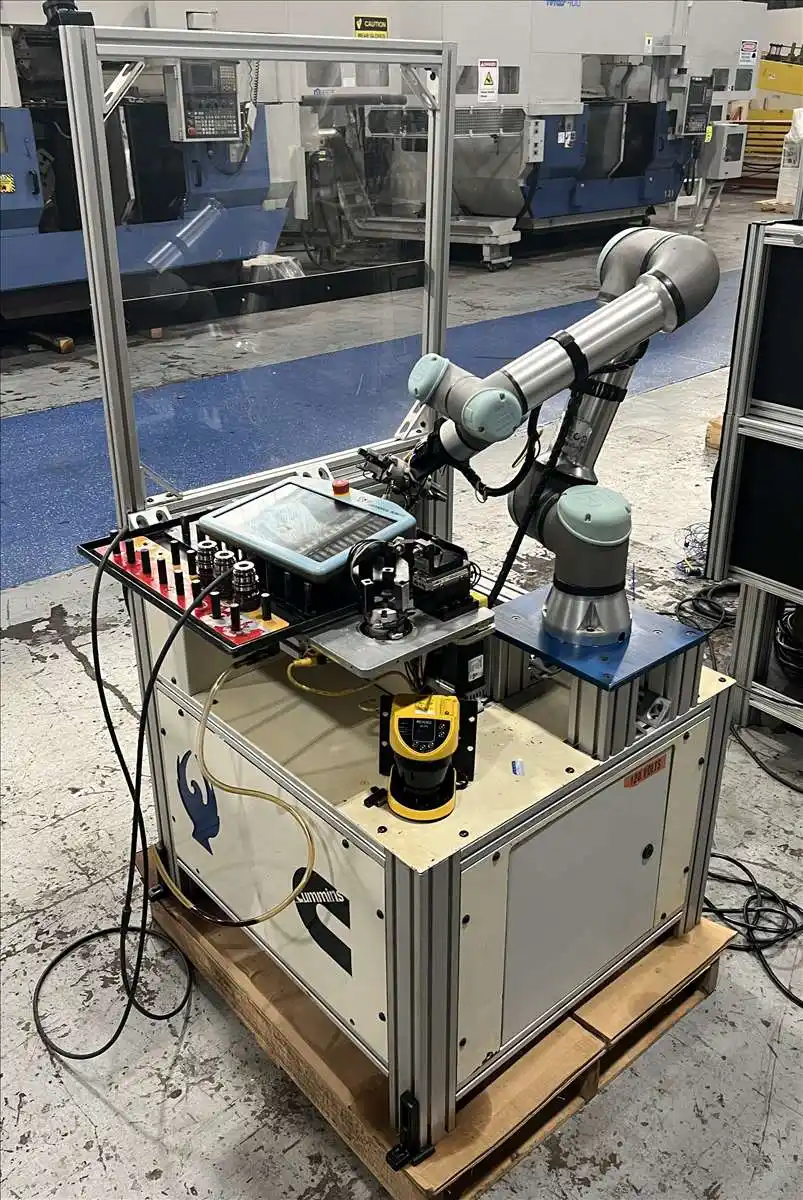 Universal Robots, ur- 5e, CoBot, 11 lb. payload, 33.5" reach, mounted on worktable, 2021 - Image 1