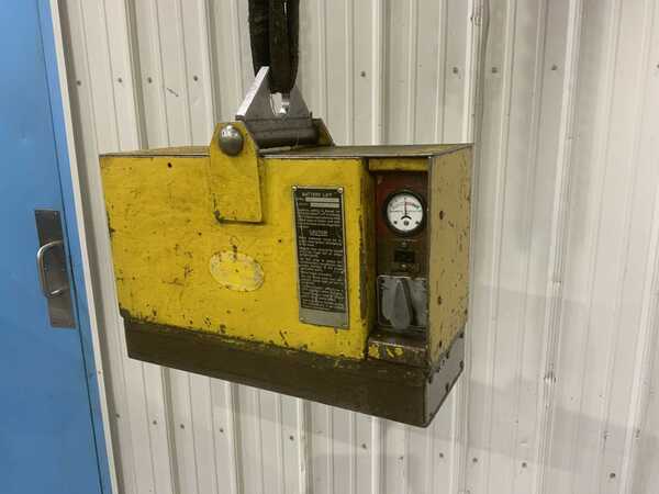 Magnalift #LB4G, 3500 lb. lifting magnet, built-in charger, 20" base length, 7" base width - Image 4