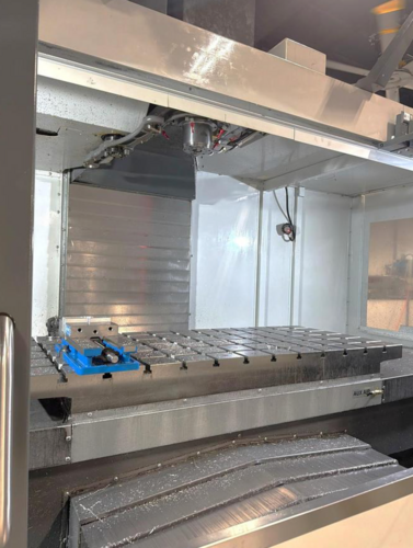 Haas #VM-6, Vertical CNC Machining Center, 64" X, 32" Y, 30" Z, 64" x 28" table, 30 HP, 15,000 RPM, 30 - Image 2
