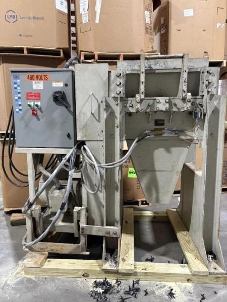 Cumberland #1524, plastic granulator, 75 HP, (3) fly knives, (2) bed knives, 3/8" screen - Image 1