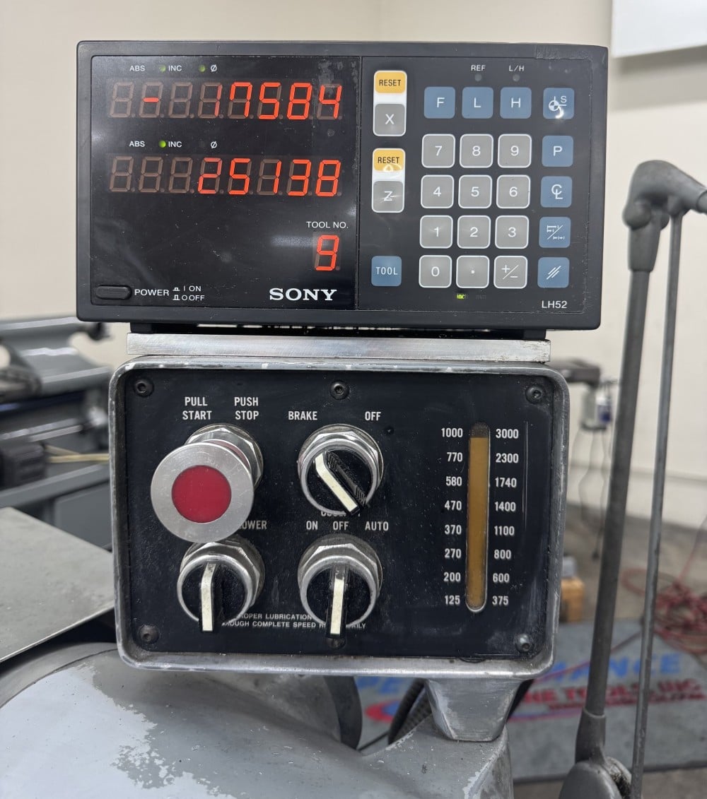 Hardinge #HLV-H-EM, inch/metric theading, digital read out, very well tooled - Image 2
