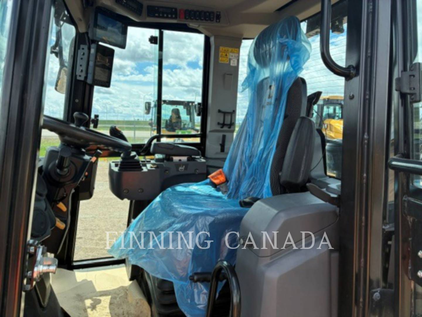 Cat 908-14, Wheel Loader, 811 hours, S/N: MZ801311, 2025 - Image 7