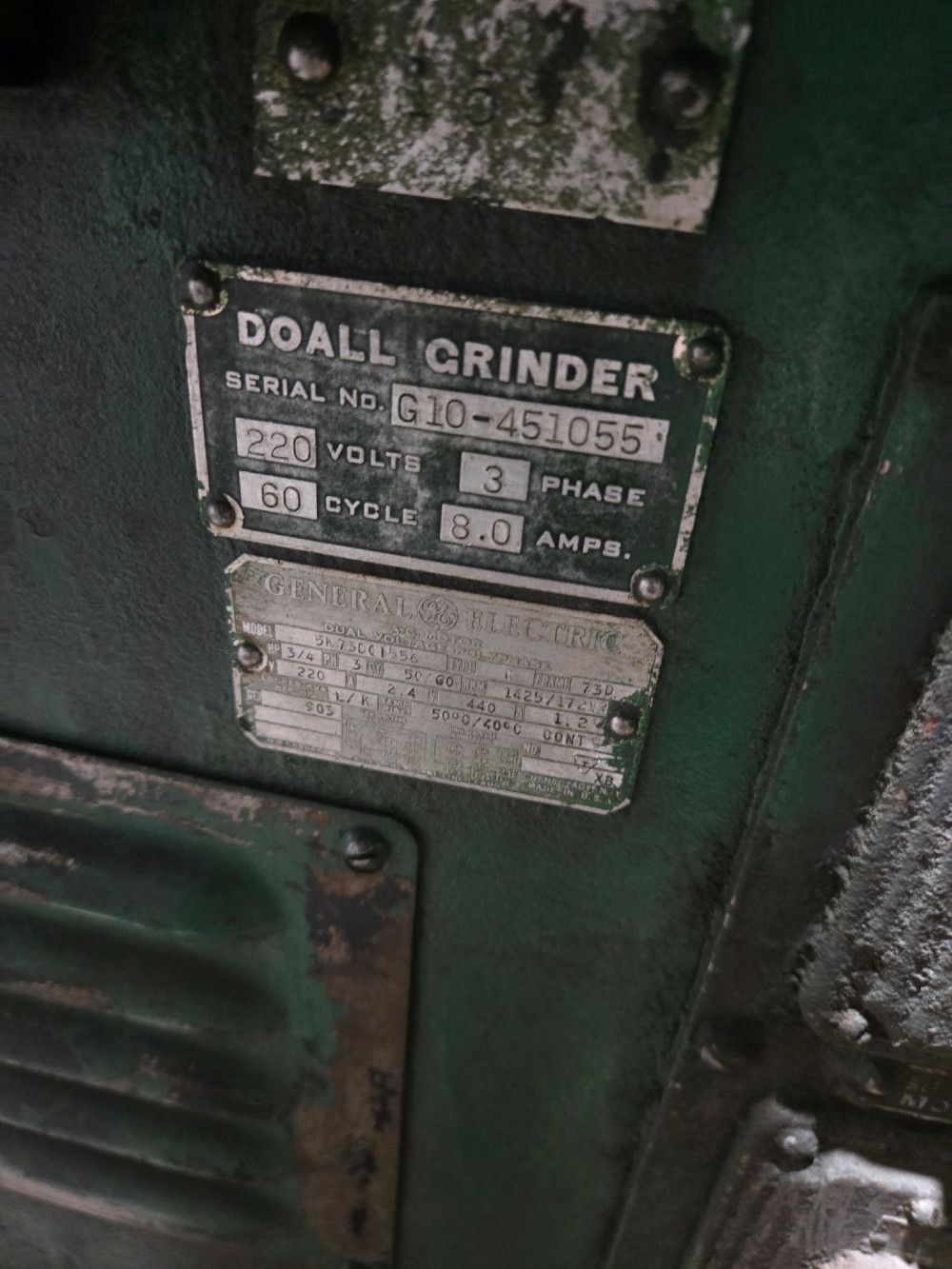 8.5" x 24" DoAll #G10, surface grinder, 26" Travel, electromagnetic chuck, 2 HP, 220/440 V. - Image 3