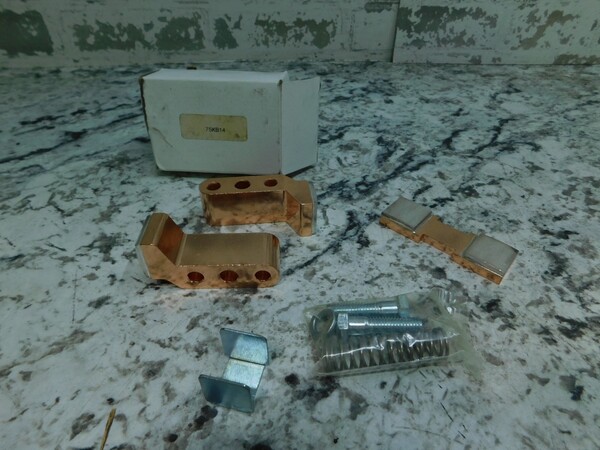 NEW Siemens Contact Kit, 75KB14, for Size 5 Contactors, 600 VAC, 270A - Image 1
