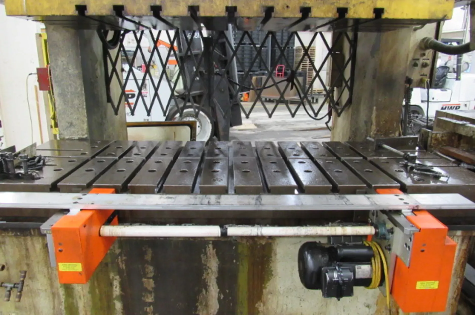220 Ton, Komatsu #OBW-200-2, Gap Frame Double Crank Press, 9.84" stroke, 19.69" shut height, 94.49" x 35.4" - Image 4