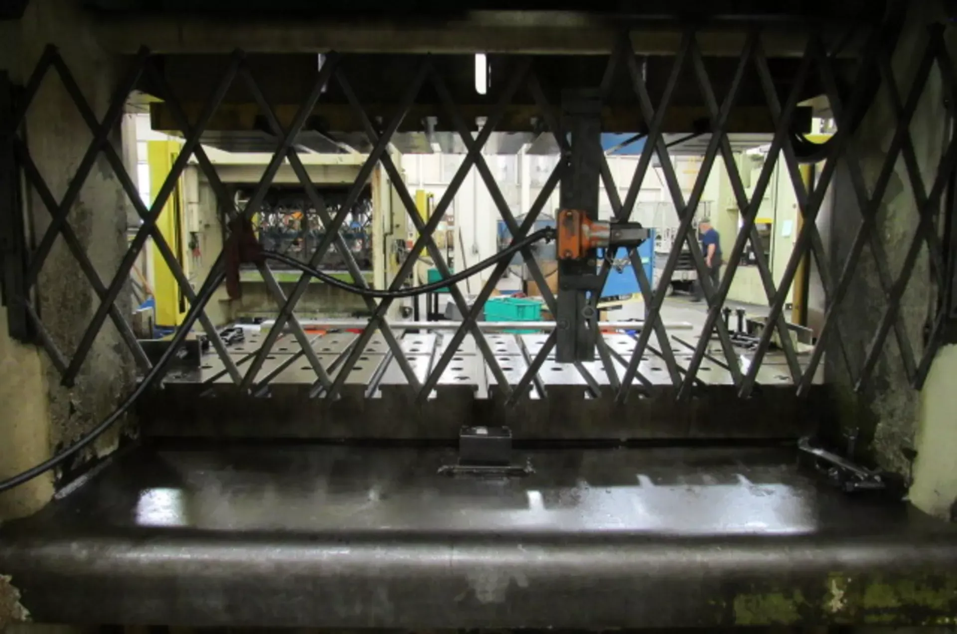 220 Ton, Komatsu #OBW-200-2, Gap Frame Double Crank Press, 9.84" stroke, 19.69" shut height, 94.49" x 35.4" - Image 6