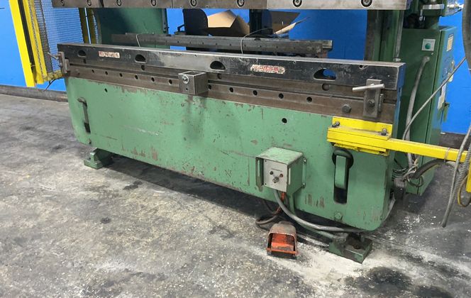90 Ton, Cincinnati #90-CB-X-6-FT, hydraulic press brake, 8" stroke, Dyna Bend control, light curtains - Image 1