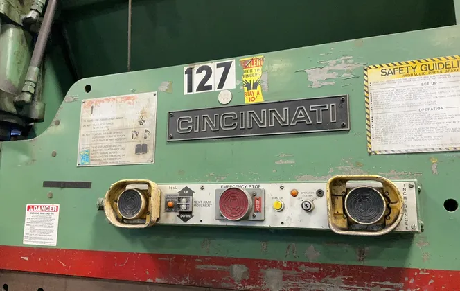 90 Ton, Cincinnati #90-CB-X-6-FT, hydraulic press brake, 8" stroke, Dyna Bend control, light curtains - Image 5