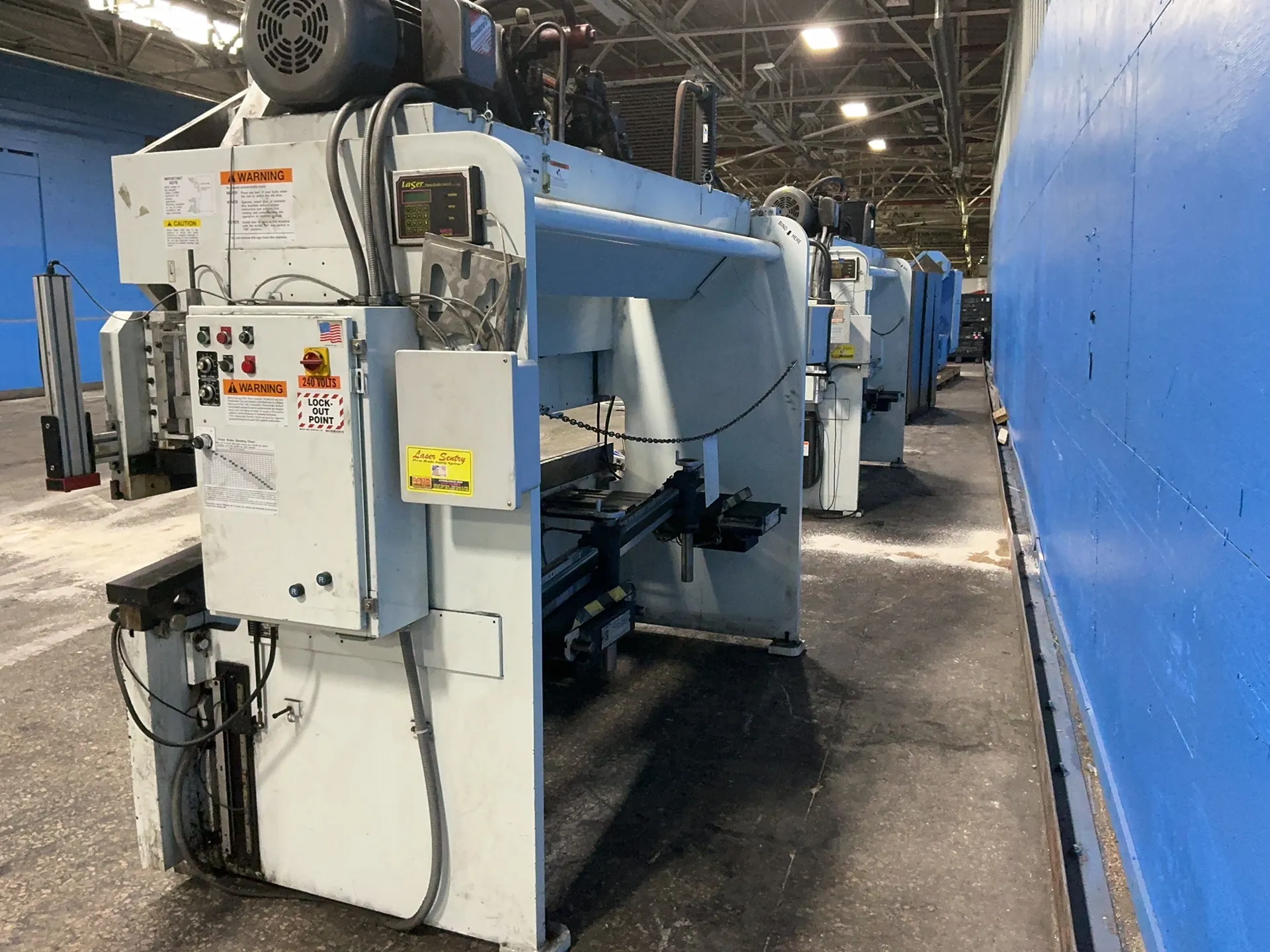 95 Ton, Piranha, hydraulic press brake, Hurco Autobend 7 control, light curtains, AS IS (2 available) - Image 7