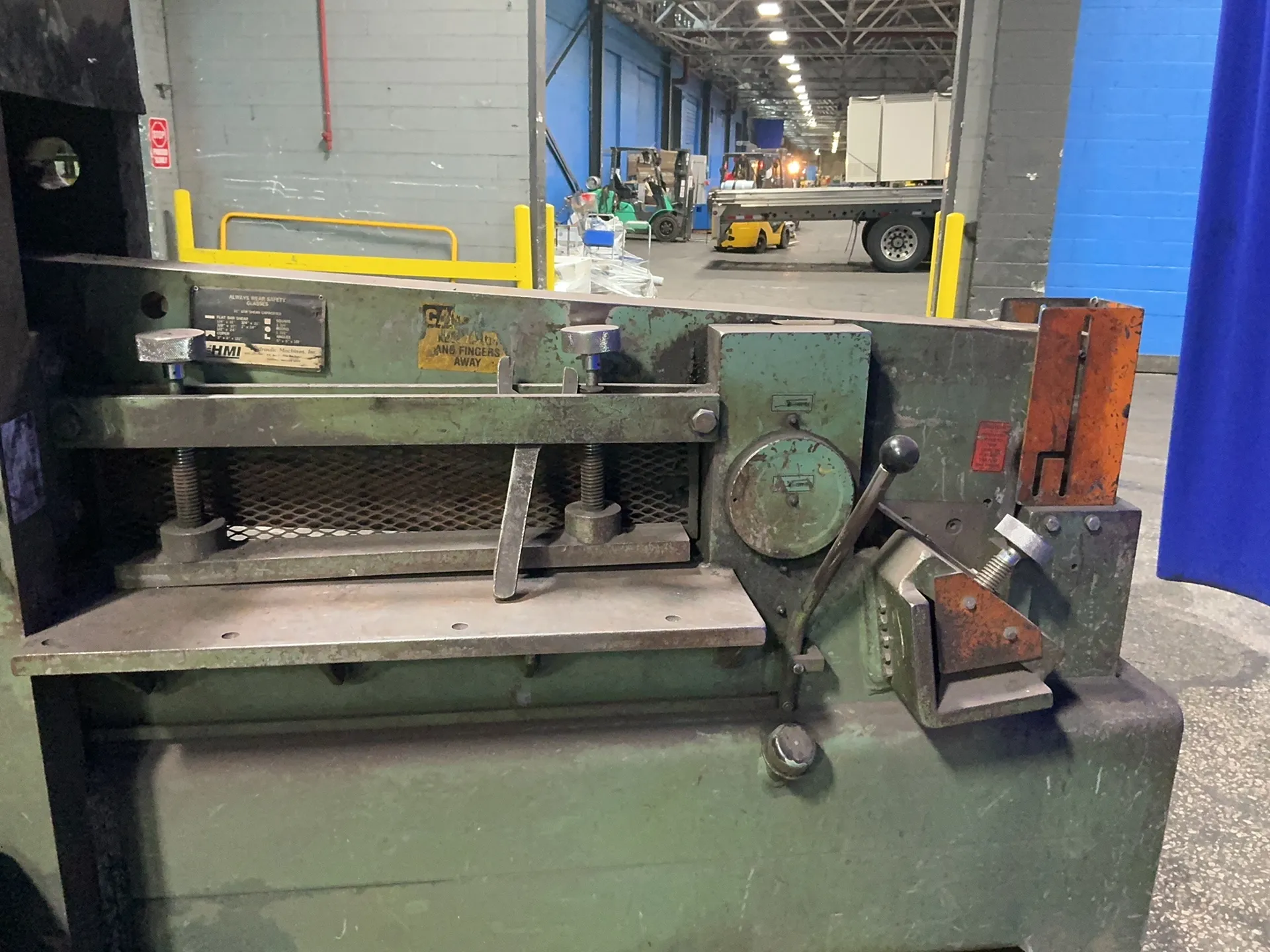 HMI #90-31, Ironworker, 17" x 39" capacity, foot pedal, 1996 - Image 2