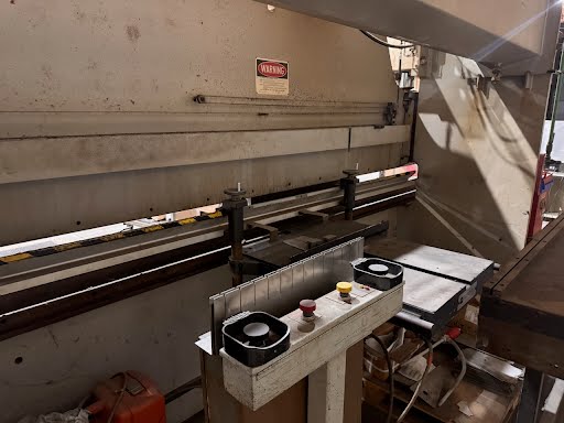 90 Ton, Pacific #J135-14/10, hydraulic press brake, 3/16" mild steel x 14' capacity, 2825 PSI hydraulic - Image 2