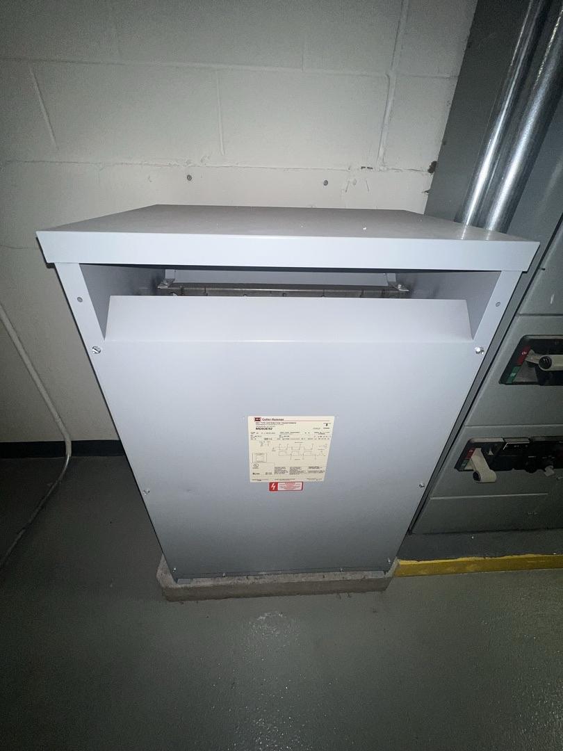 93 KVA 460 Delta Primary, 460Y/266 Secondary, Cutler-Hammer MD93E92, Dry Type Transformer, 3PH - Image 1