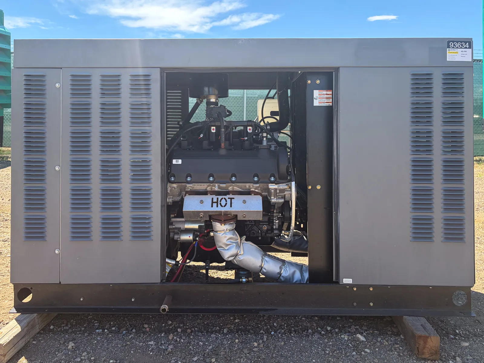 48 KW Generac #HG04854KNAX, natural gas generator, enclosed, 277/480 Volts, 60 hours, 2016 - Image 3