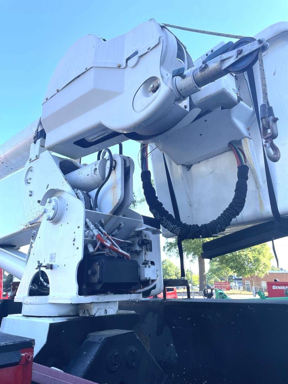 International Conventional Cab Truck with Aerial Bucket, diesel, 1989 - Image 9