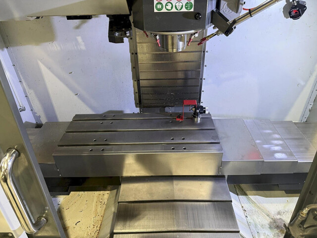Haas #VF-2, Vertical Machining Center, 30" X, 16" Y, 20" Z, 36" x 14" table, 30 HP, 8,100 RPM, 24 automatic - Image 2