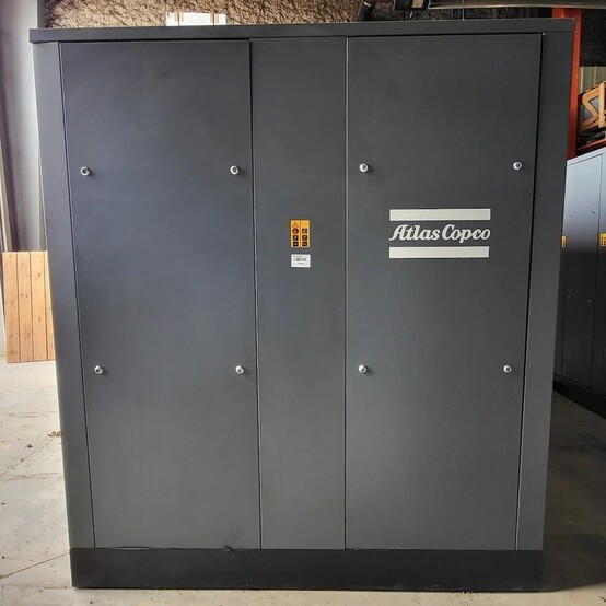 2013 cfm, 132 psig, Atlas Copco #GA315, Rotary Screw Air Compressor, 350 HP Siemens motor, 4160 Volt, 3PH, (2 - Image 2