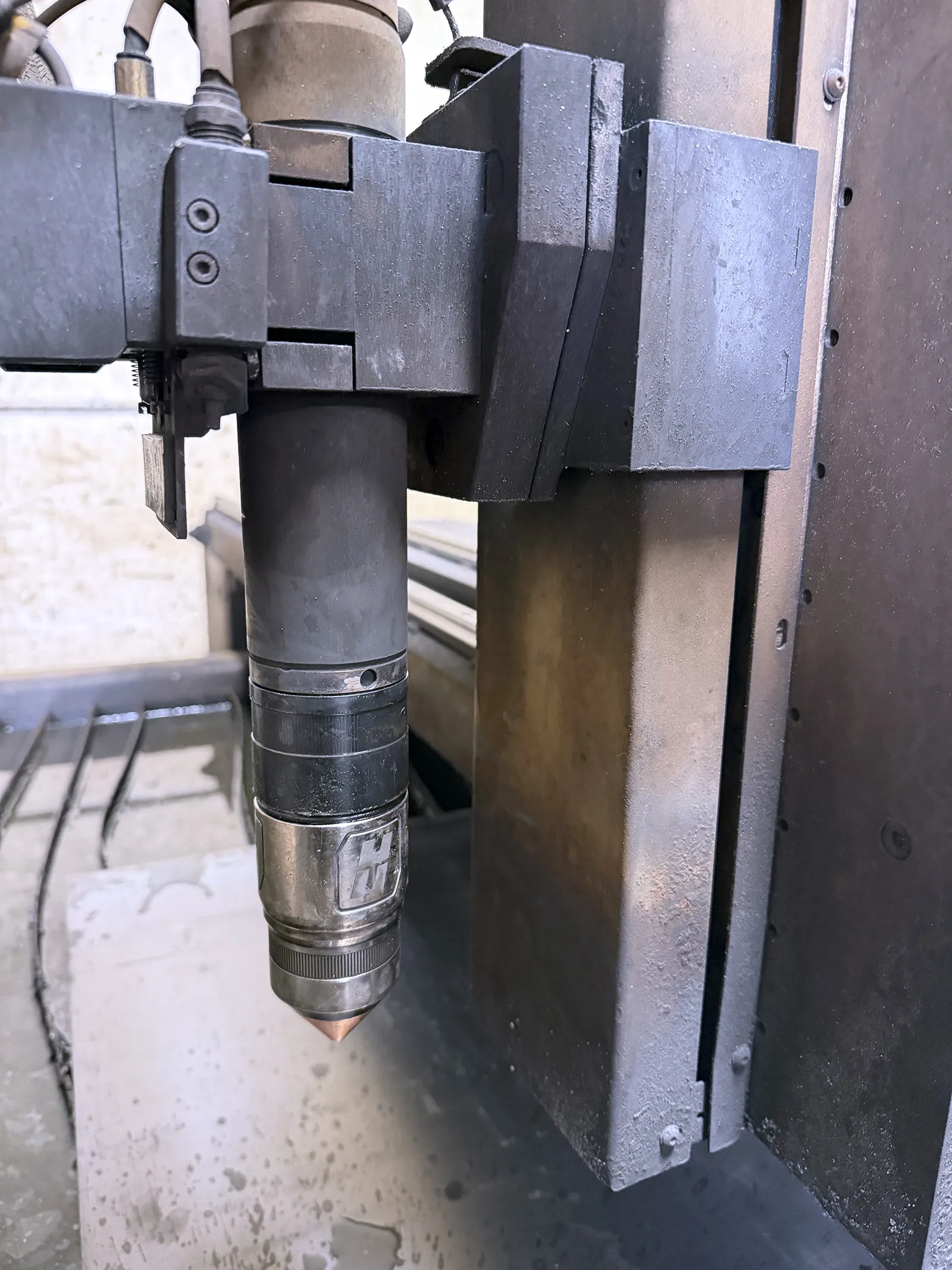 Arc Specialties, CNC plasma cutting system, 6' x 20' water table, Hypertherm XPR300, 300 amp, 2" pierce, 3" - Image 6