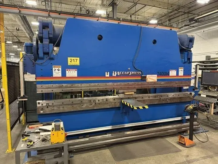 400 Ton, Accurpress #7400-14, CNC Hydraulic Press Brake, 14' overall, 148" between housing, 10" stroke, 10" - Image 1
