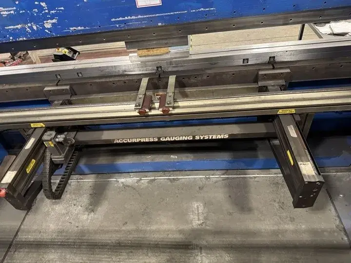 400 Ton, Accurpress #7400-14, CNC Hydraulic Press Brake, 14' overall, 148" between housing, 10" stroke, 10" - Image 7