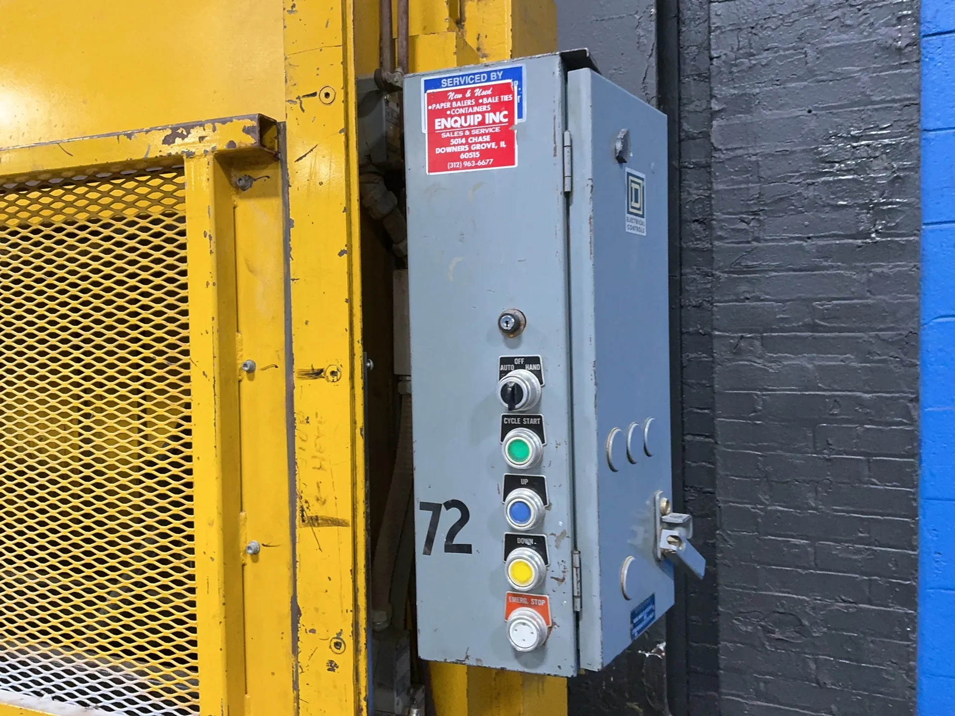 72" x 32" GPI, Downstroke Vertical Baler - Image 2