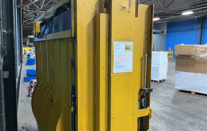 72" x 32" GPI, Downstroke Vertical Baler - Image 8