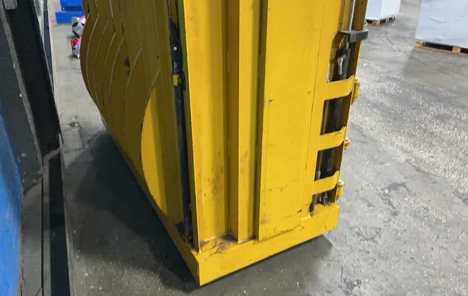72" x 32" GPI, Downstroke Vertical Baler - Image 9