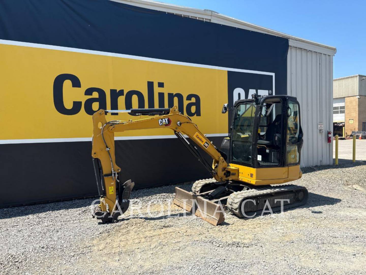 Cat 304 CB TH, Mini Excavator, 1818 hours, S/N: AN400896, 2022 - Image 1