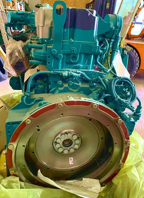 208 HP Volvo Penta #TAD561VE, industrial diesel engine, 155 KW / 208 HP - U.S. EPA LABEL - New Old Stock (NOS) - Image 3