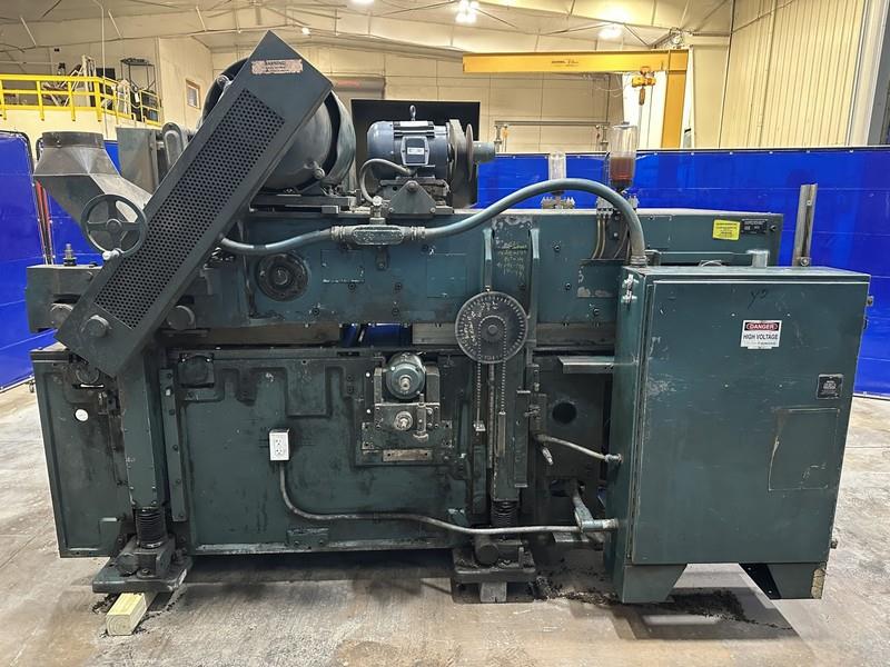 30" x 8" Oliver #2072, double-sided strait-o-planer, 75 HP top & 60 HP bottom, 40-120 FPM feed - Image 9
