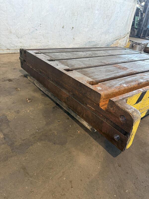 4.5'-42" Carlton, radial arm drill, Kicker base - Image 4