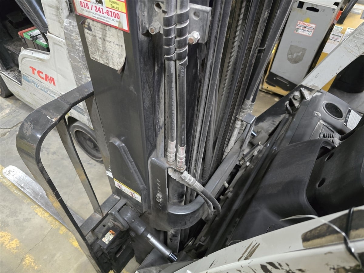 4000 lb. TCM #FCG20L-A1, LP gas three-stage cushion tire forklift, 187" lift, 81" mast, side shift, 4" x 42" - Image 3
