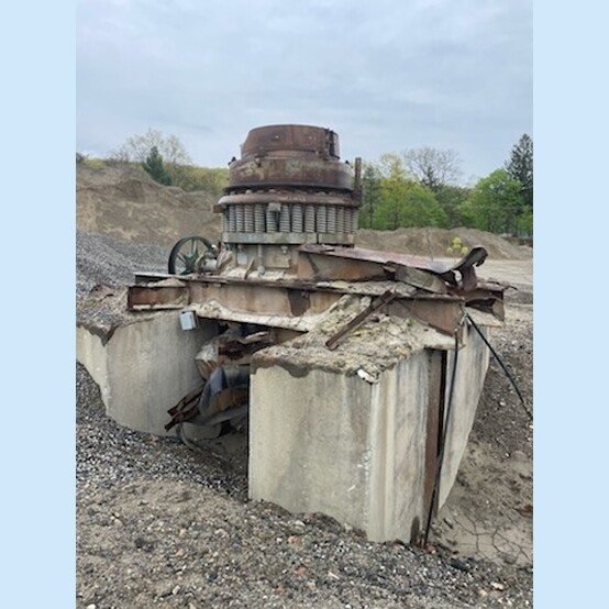48" Symons, Standard Cone Crusher, 150 HP, 480 V. - Image 5