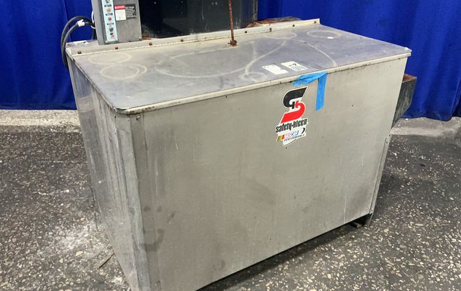 Safety-kleen #81.8, Parts Washer, 45" x 22" x 26" Capacity, 240 V. - Image 1