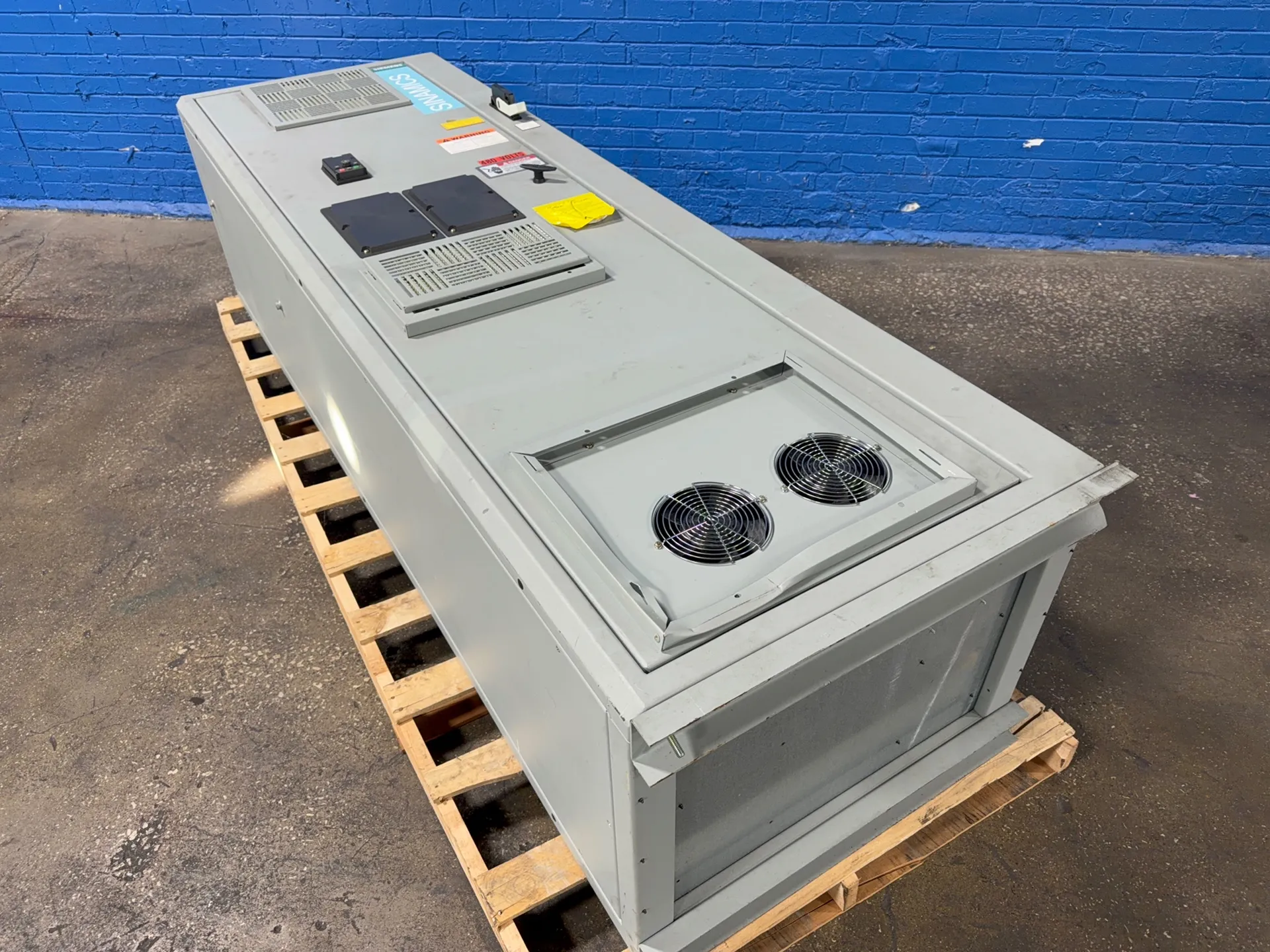 200 HP Siemens #SINAMICS-G120E, Variable Frequency Drive, 3 Phase, 460 Volts - Image 1