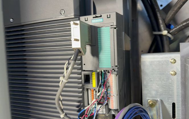 200 HP Siemens #SINAMICS-G120E, Variable Frequency Drive, 3 Phase, 460 Volts - Image 10